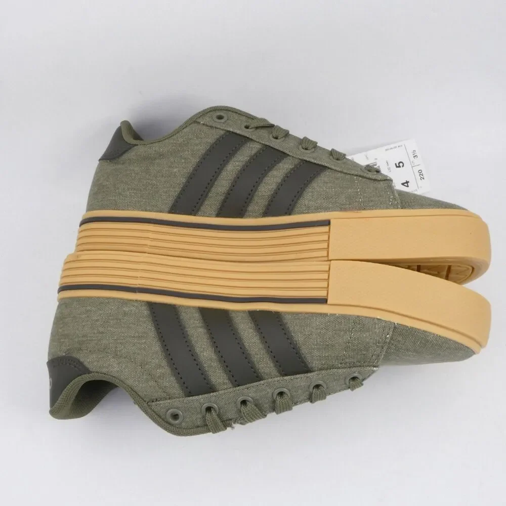 Adidas Daily 4.0 Unisex Women’s US 5 / Men's US 4 Skateboarding Shoe Green NWOB